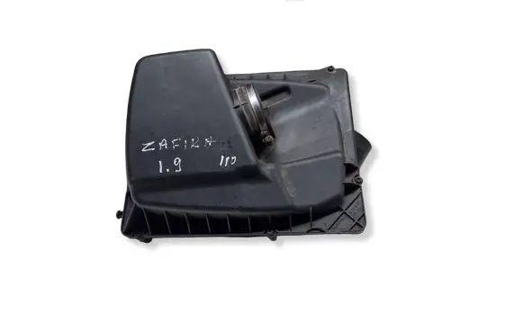 Opel Zafira B Air filter box 4613885936