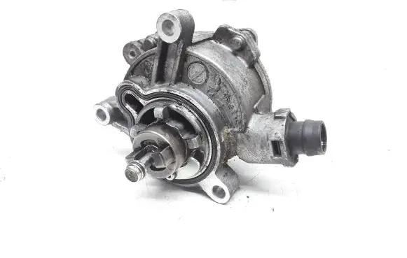 Volvo S60 Vacuum pump 31258031