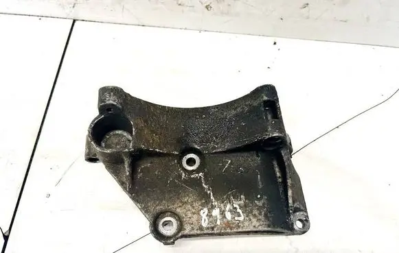 Volkswagen Transporter - Caravelle T4 Engine mounting bracket 028903143AD