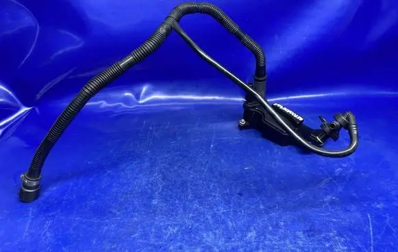 Mercedes-Benz A W176 Breather hose/pipe A2700105401 A2700183900 A270018300