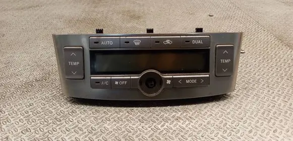 Toyota Avensis T250 Climate control unit 5590005202