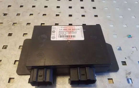 Volkswagen PASSAT B5 Comfort/convenience module 1J0959799AH
