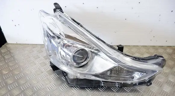 Toyota Prius+ (ZVW40) Headlight/headlamp 8114047680