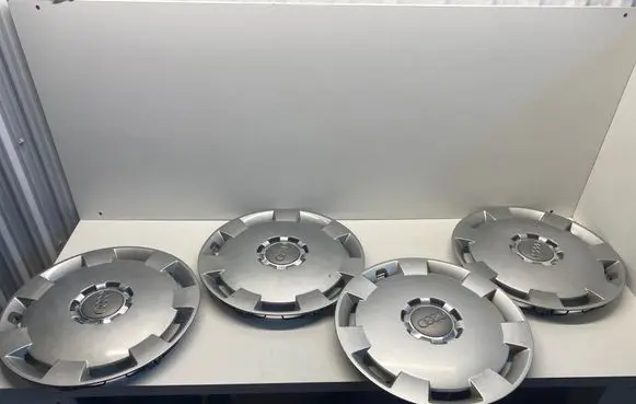 Audi A3 S3 8P R16 wheel hub/cap/trim 8P0601147A