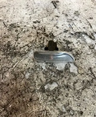 Volvo V70 Front fender indicator light 9178687