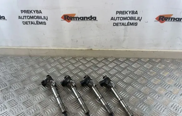 Volkswagen PASSAT B8 Fuel injector 04L130277AD