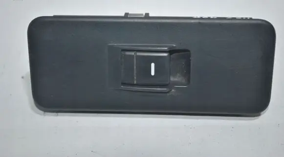 Land Rover Discovery 3 - LR3 Electric window control switch YUD501070PVJ