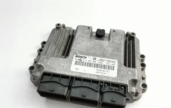 Renault Megane II Engine control unit/module 0281013907 8200705747