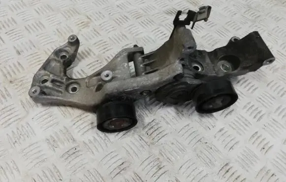 Opel Meriva B Generator/alternator bracket 