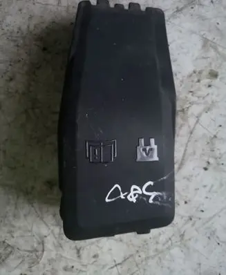 Volvo S80 Fuse box cover