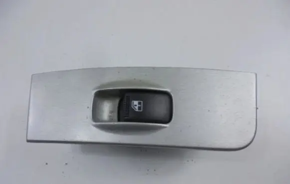 Hyundai Matrix Electric window control switch 93580-17510