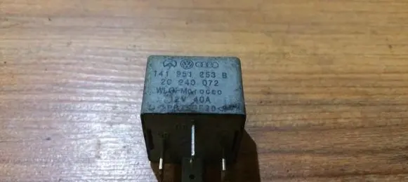 Volkswagen PASSAT B3 Other relay 141951253b 20240072