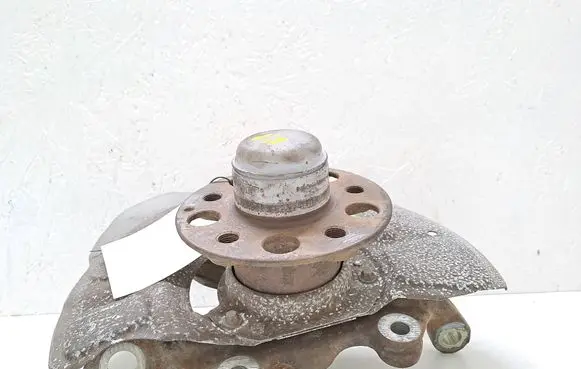 Mercedes-Benz CLS C218 X218 Front wheel hub 2183301705 101205902993 21809