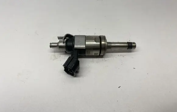 Ford Mustang VI Fuel injector JR3E9G929BA