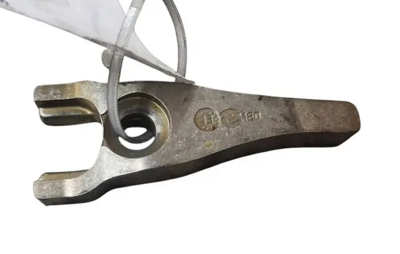 Citroen C5 Fuel Injector clamp holder 