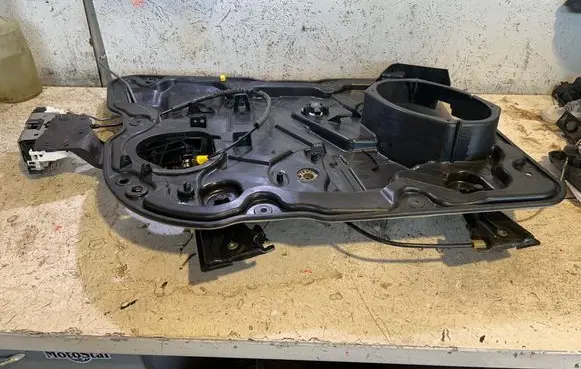Dodge Durango Front window lifting mechanism without motor 68231063 58915 926815