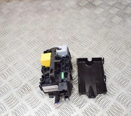 Peugeot 208 Fuse box set 9812661980