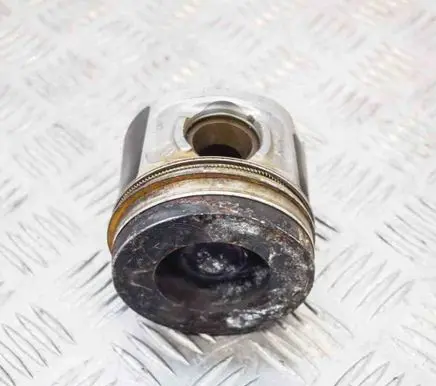 BMW 5 F10 F11 Piston 7810755