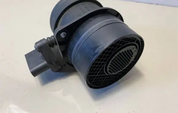 Audi A3 S3 8P Mass air flow meter 0281002461