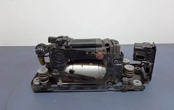 BMW 5 F10 F11 Air conditioning (A/C) compressor (pump) 6794465