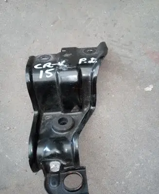Honda CR-V Radiator support slam panel bracket 