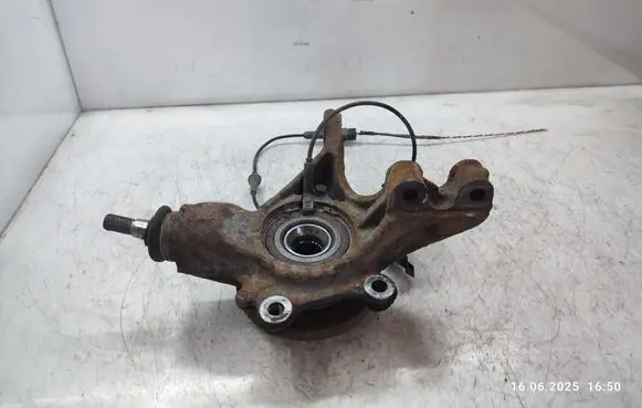 Front wheel hub