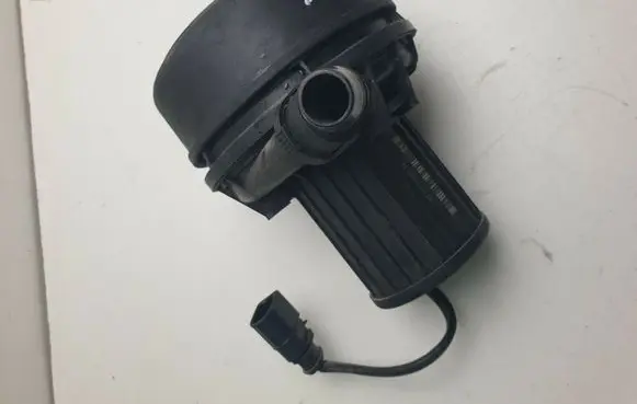 Audi A8 S8 D4 4H Secondary air pump 06E906601