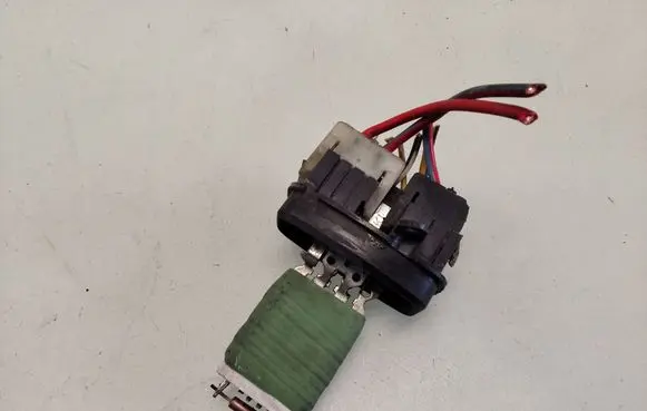 Volkswagen II LT Heater blower motor/fan resistor 