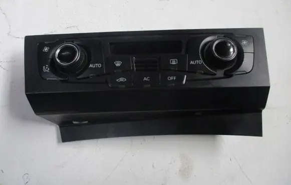 Audi A5 8T 8F Climate control unit 8T2820043M