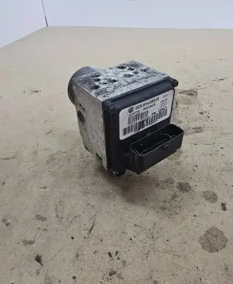 Volkswagen PASSAT B6 ABS Pump 3C0614095M 15747502B 15747702