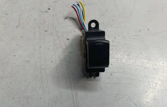 Nissan Note (E12) Quarter vent window switch 3Y12SD