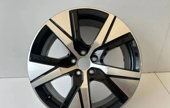 Volvo XC40 R19 alloy rim 32243375