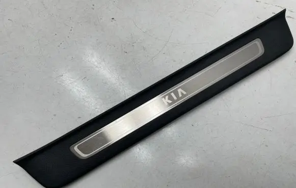KIA Optima Front sill trim cover 85883D4500 85883D4300