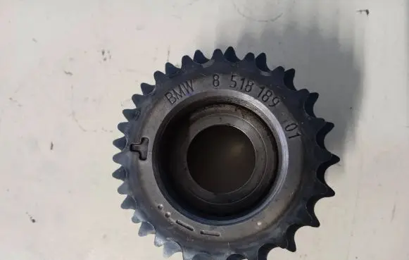 BMW 3 F30 F35 F31 Timing chain sprocket 8518189