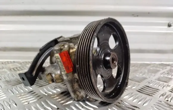 Volvo S40, V40 Power steering pump