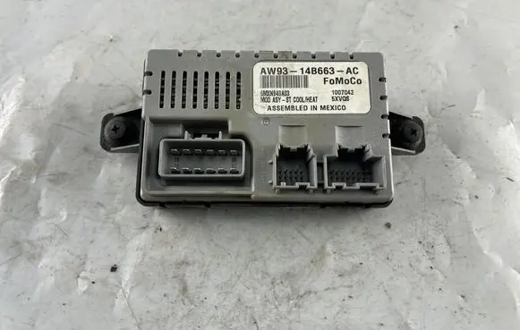 Jaguar XJ X351 Seat heating relay AW9314B663AC 6MXN940A03