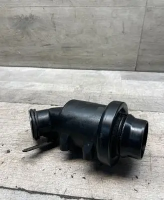 Mercedes-Benz C W204 Intake resonator A6511400087 4011195A