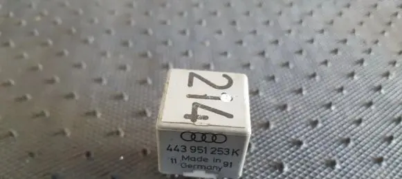 Audi A4 S4 B5 8D Other relay 443951253K 899512