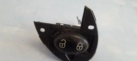 Rover 75 Central locking switch button 100350xxx yuf000360xxx