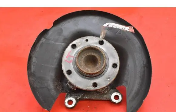 Peugeot 308 Front wheel hub spindle knuckle 
