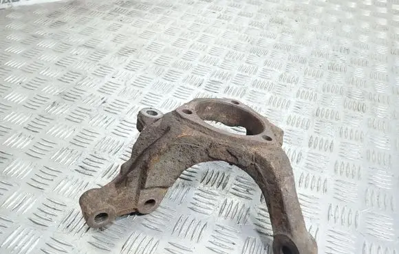 Chevrolet Captiva Front wheel hub spindle knuckle