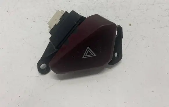 Mitsubishi Pajero Hazard light switch