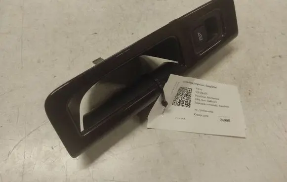 Volvo V50 Electric window control switch 8679679