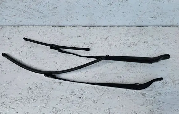 Peugeot 2008 II Front wiper blade arm 9822931880