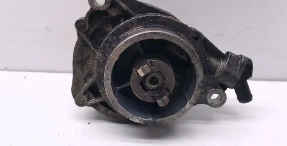 BMW 5 E39 Vacuum pump 72832710C 01T2330447