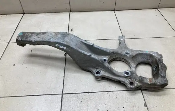 Jeep Grand Cherokee (WK) Front wheel hub spindle knuckle