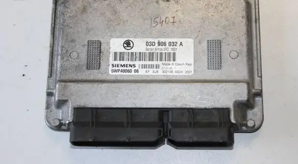 Skoda Fabia Mk1 (6Y) Engine control unit/module 03D906032A 5WP4006006
