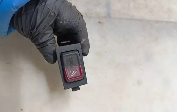 Volkswagen Golf II Hazard light switch SAECC77 MR79D0T