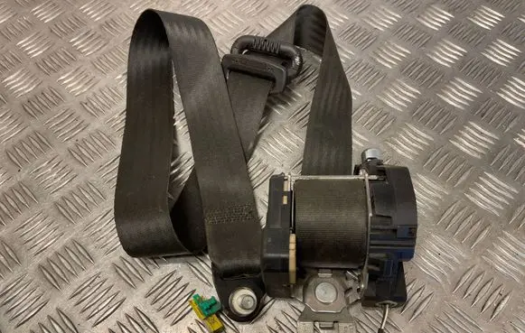 Iveco Daily 35 - 40.10 Front seatbelt 33017280A1