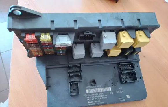 Mercedes-Benz Sprinter W906 Comfort/convenience module A9069004700 A9065454301